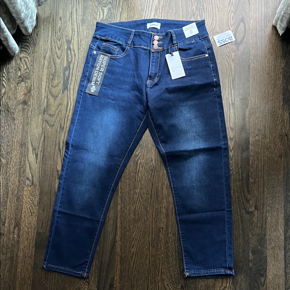BAMBOO Women’s Dark Blue Skinny Jeans size 16